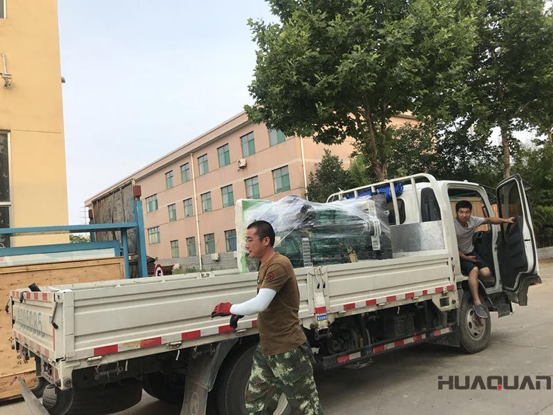 一臺(tái)HQ30GF標(biāo)配柴油發(fā)電機(jī)組在6.18發(fā)往蘇州工業(yè)園區(qū)