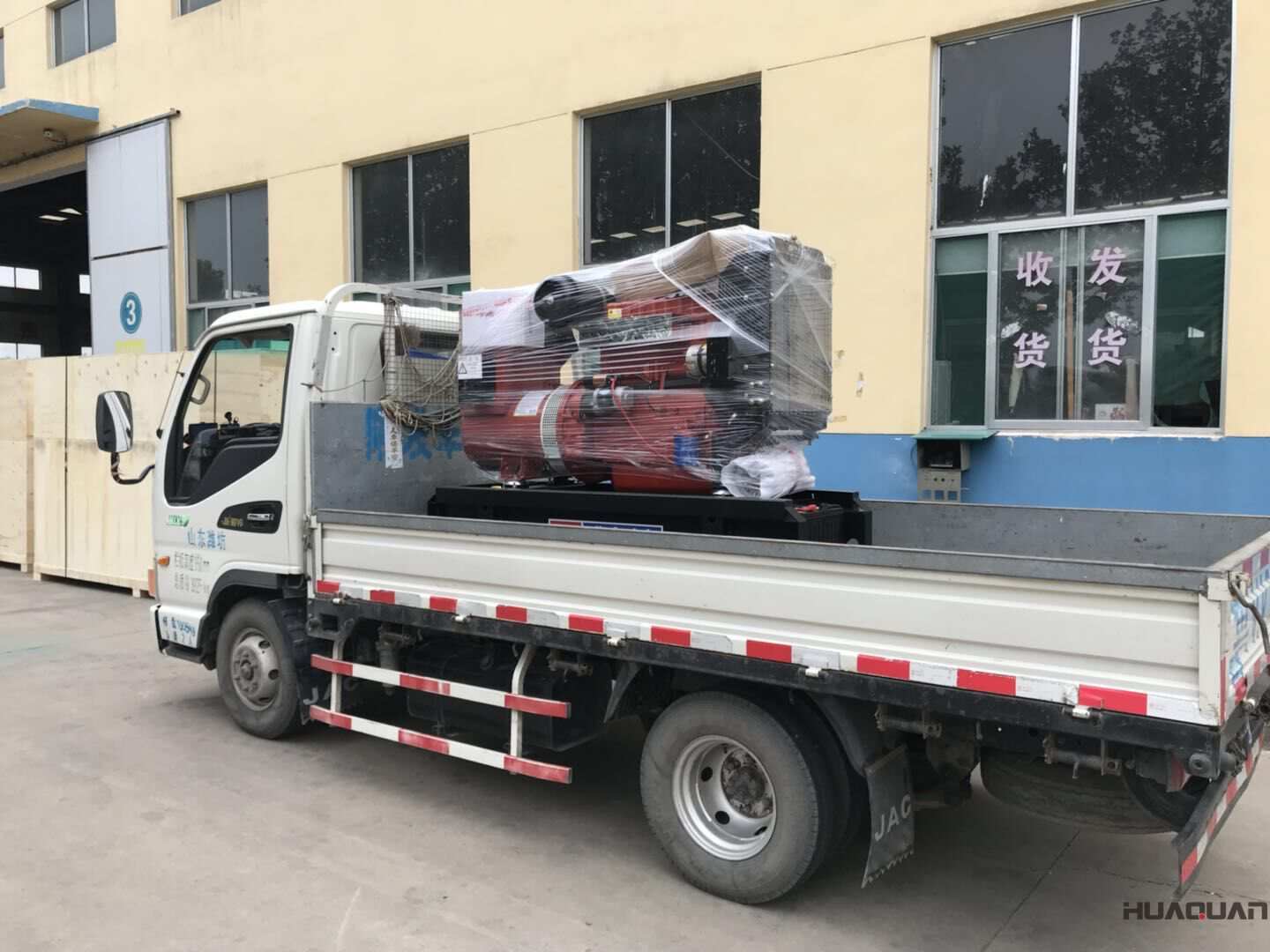 9月8日一臺30kw標配型柴油發電機組發往山東