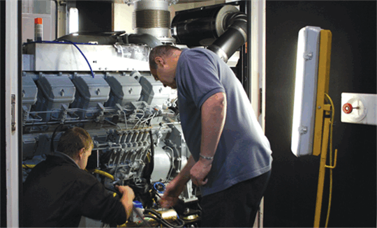 華全專業(yè)維修師傅：當(dāng)發(fā)電機組發(fā)生故障時 沒有一個零件是無辜的